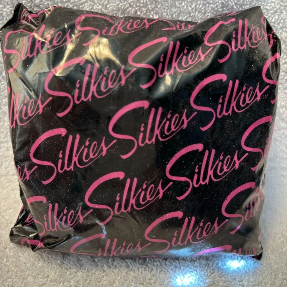 Silkies TLC Total Leg Control Queen-Taupe Pantyhose 10% Lycra 90% Nylon